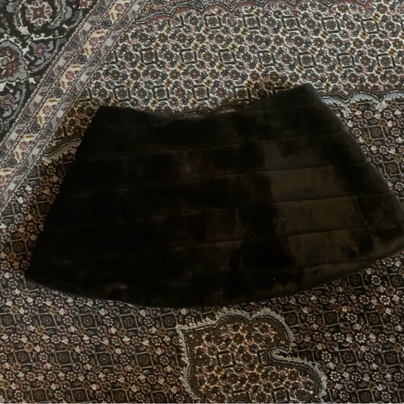 Black velvet shawl stole, great condition, classy and fully lined. - Picture 5 of 7